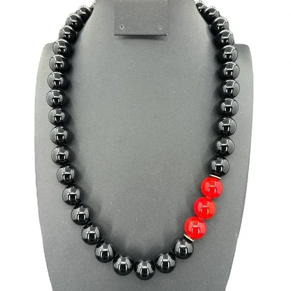 Black and Red Glass Chunky Beads Necklace Holiday Silver Plated Toggle Clasp 21" - Picture 2 of 5